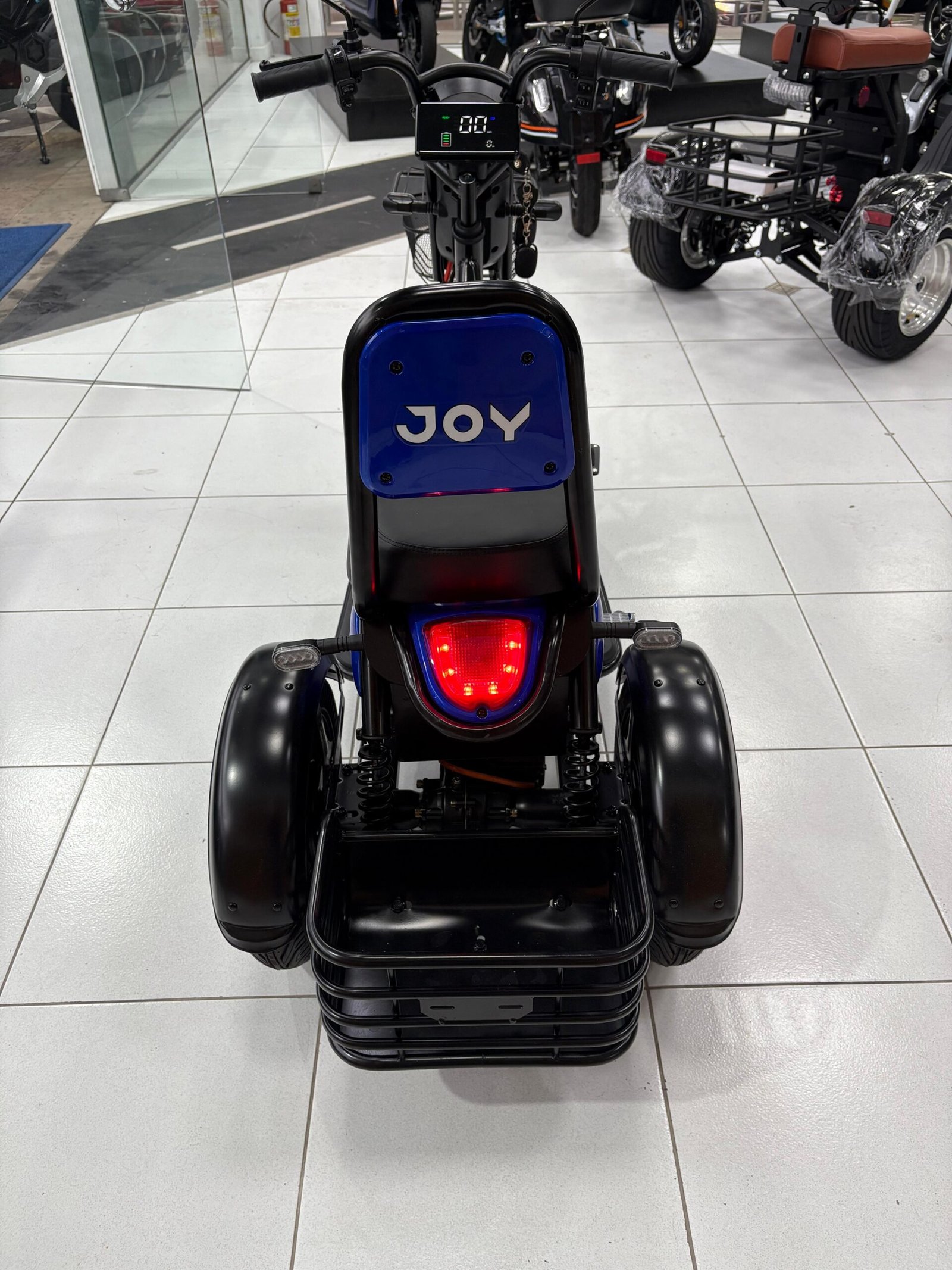 JOY_TRI-3
